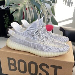 Yeezy 350 boost - static